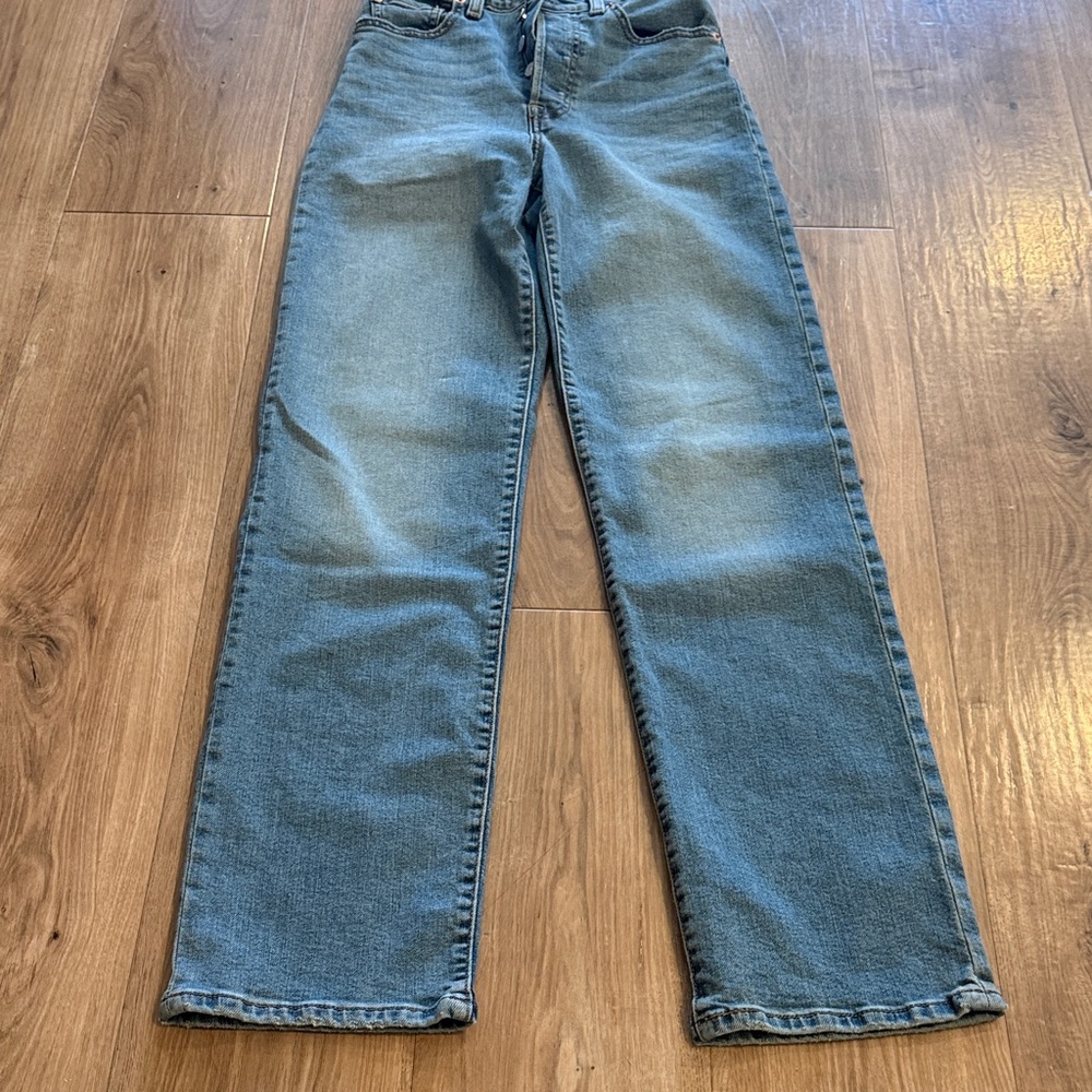 Levi's Women’s  Ribcage Straight Jeans - Picture 10 of 10